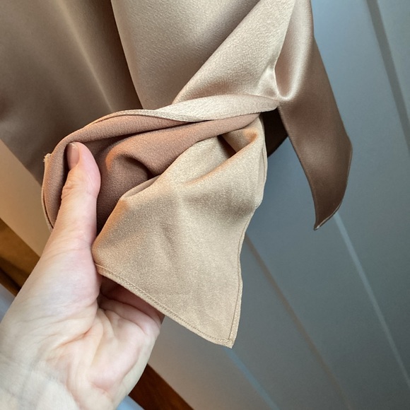 Classy Halston Heritage dress - Picture 5 of 6